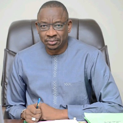SÉNÉGAL-LE POUVOIR LÉGITIME FACE AU POUVOIR D’ARGENT : RISQUES, MENACES ET CONDUITE À TENIR !