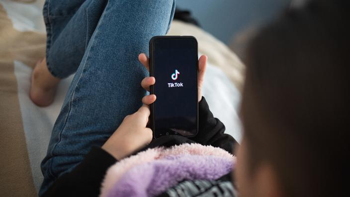 FRANCE : LE RAPPORT ACCABLANT QUI POURRAIT SCELLIER L’AVENIR DE TIKTOK